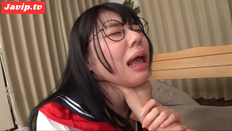 fc2ppv-4660697 - 【今だけ特別割引!】制服コスプレメガネ女子がおじさんの体にしがみつく様子がエロい - FC2PPV動画をオンラインで視聴 - jaVip