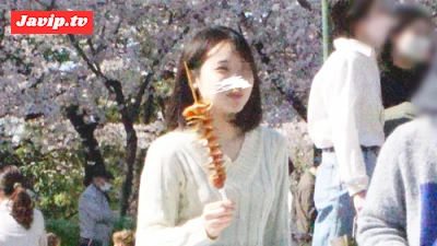 fc2ppv-4664120 - 公園パンチラ１９　人混みのお花見の中で何度もパンチラしちゃった女大生