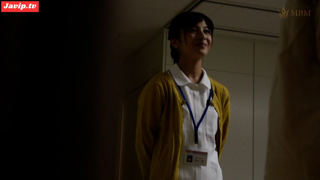 fc2ppv-4670166 - M913G05　消灯後の廊下で男性患者と談笑の人妻看護師さんは退院祝いにカラダ重ねる欲求不満の淫乱性交！ - FC2PPV動画をオンラインで視聴 - jaVip