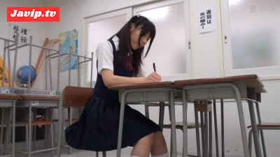 fc2ppv-4680484 - 【悶絶】声出したらバレちゃう…でも…制御できない女の子が声を我慢しながら本気で逝く！　その1